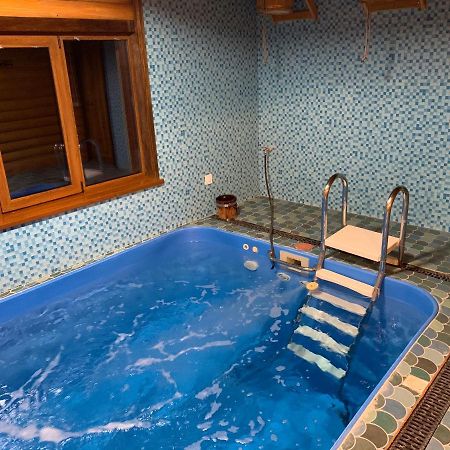 Долина Motel Chornyvody Eksteriør billede